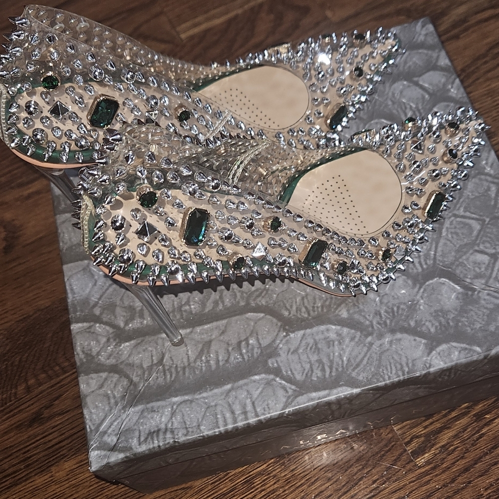 Heels - Picture 3 of 5